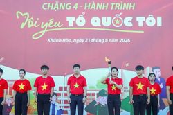Hành trình 'Tôi yêu Tổ quốc tôi': Tri ân anh hùng liệt sĩ, tiếp sức ngư dân