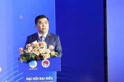Ông Phan Tấn Đạt làm Chủ tịch Hội Doanh nhân trẻ TPHCM