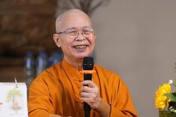 'Báo hiếu không cần chờ đến ngày lễ Vu Lan'