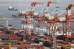 Thâm hụt thương mại của Nhật Bản kéo dài sang tháng thứ ba liên tiếp