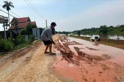 Dự án gia cố đê sông Càn chậm tiến độ, người dân thấp thỏm mùa mưa bão