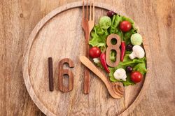 Ăn 16:8 để giảm cân, nam thanh niên 23 tuổi bất ngờ khi đi khám