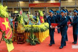 Chuyến bay đặc biệt đến H&agrave; Nội mang theo h&agrave;ng ngh&igrave;n hy vọng x&aacute;c nhận danh t&iacute;nh liệt sĩ
