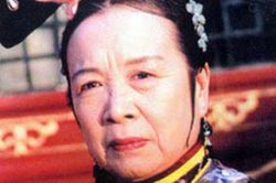 Tình hình Dung ma ma 'Hoàn Châu Cách Cách' sau 6 năm vắng bóng