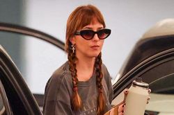 Dakota Johnson chia tay bạn trai kém 7 tuổi sau gần một năm hẹn hò