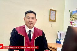 Từ người Thư ký tận tụy đến bản lĩnh Thẩm phán trẻ