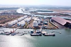Trung Quốc tìm cách nhập dầu từ Ả rập Xê út ngoài eo biển Hormuz