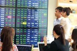 Nâng hạng FTSE sắp thành hiện thực, dòng vốn ngoại còn chờ đợi điều gì?