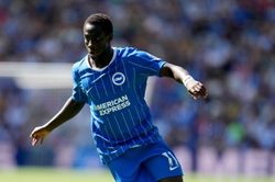 Liverpool dồn lực chiêu mộ ngôi sao Yankuba Minteh của Brighton sau bế tắc vụ Barcola