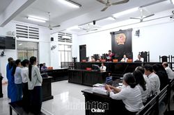 T&ograve;a trả hồ sơ vụ tham &ocirc; t&agrave;i sản tại một ph&ograve;ng giao dịch