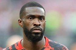 Aston Villa đàm phán chiêu mộ Fikayo Tomori từ AC Milan để thay thế Ezri Konsa sang Arsenal