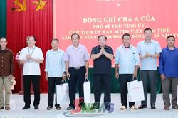 Đồng chí Phó Bí thư Tỉnh ủy, Chủ tịch Ủy ban MTTQ Việt Nam tỉnh, làm việc với xã Nậm Ty