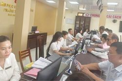 Vượt qua 'điểm nghẽn tâm lý' để khơi thông nguồn lực cán bộ