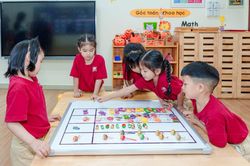 Trẻ vào lớp 1 cần gì hơn biết chữ, biết số?