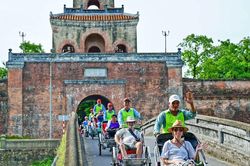 Xây dựng Luật Công nghiệp văn hóa Hoàn thiện thể chế, biến văn hóa thành sức mạnh phát triển