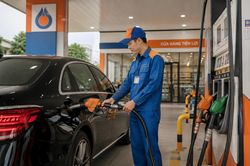 Đổ xăng xe thế nào để tránh lãng phí?