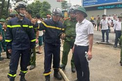 Bắt tạm giam chủ xưởng gỗ trong vụ cháy tại cụm công nghiệp Ngọc Hòa