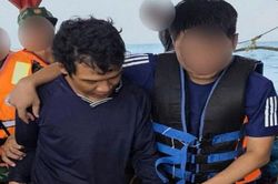Bắt giữ đối tượng truy nã đỏ Interpol lẩn trốn trên tàu cá