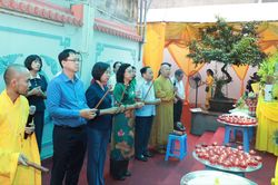 Tưởng niệm đồng bào qua đời trong nạn đói 1944-1945