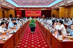 Ưu tiên tháo gỡ điểm nghẽn đất đai, tạo chuyển biến thực chất trong cải cách hành chính