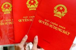 Nhận làm sổ đỏ cho khách, người phụ nữ 'hô biến' thửa đất thành tài sản của mình rồi mang đi vay 1,7 tỷ đồng