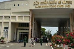 Tiếp nhận 15 c&ocirc;ng d&acirc;n do Campuchia b&agrave;n giao: Nhiều người li&ecirc;n quan lừa đảo tr&ecirc;n mạng, ma t&uacute;y