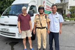 CSGT Công an TPHCM xử lý 2 tài xế trốn kiểm dịch và không có giấy kiểm dịch động vật