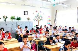 Hà Nội tăng cường bảo đảm an toàn bữa ăn bán trú