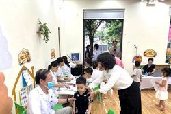 Phường Yên Sở triển khai chương trình khám sức khỏe miễn phí cho trẻ em