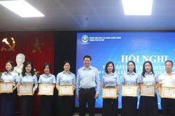 Hà Nội biểu dương tập thể, cá nhân thực hiện đợt cao điểm chi trả lương hưu, trợ cấp BHXH