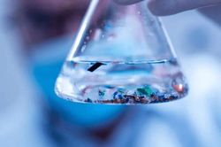 Phát minh của Trung Quốc làm rung chuyển ngành năng lượng: Rác nhựa biến thành nhiên liệu máy bay, tiềm năng giảm 80% khí thải