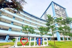 Đại học Ng&acirc;n h&agrave;ng TP.HCM hủy quyết định thu 'học ph&iacute; qu&aacute; hạn'