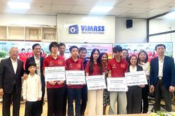 Nam sinh lớp 10 giành HCV Olympic Kinh tế toàn cầu với độ khó tương đương đại học năm 3