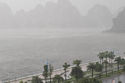 B&atilde;o số 4 giật cấp 10, Quảng Ninh v&agrave; Hải Ph&ograve;ng mưa to