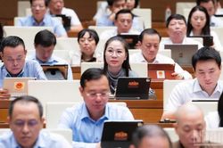 Đại biểu Quốc hội đề nghị siết dòng tiền, ngăn thao túng giá bất động sản
