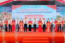 Trường mới vùng biên, thêm điều kiện để học sinh yên tâm học tập