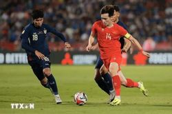 'Cắm cờ trên sân Thái Lan'