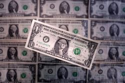 Tỷ giá USD hôm nay (22-8): Đồng USD giảm xuống mức thấp nhất trong ba tháng so với đồng EUR