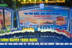 Đại tướng Nguyễn Trọng Nghĩa dự Chung kết toàn quốc Cuộc thi 'Em yêu biển, đảo quê hương' năm học 2025-2026