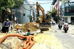 Phấn đấu hoàn thành thảm nhựa 2 tuyến đường Lê Lợi và Phan Châu Trinh trước dịp lễ 2-9
