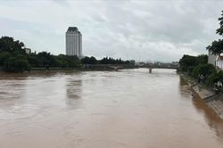 B&atilde;o số 4 (Narra) di chuyển chậm, g&acirc;y mưa nhiều ng&agrave;y