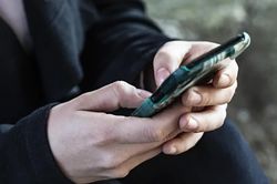 Thụy Điển buộc TikTok, Meta gỡ quảng c&aacute;o tuyển người thực hiện h&agrave;nh vi phạm tội
