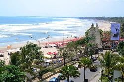 Du kh&aacute;ch Thụy Sĩ lĩnh &aacute;n t&ugrave; v&igrave; x&uacute;c phạm ng&agrave;y lễ thi&ecirc;ng li&ecirc;ng tại đảo Bali