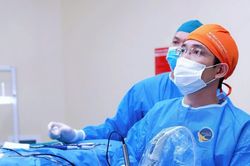 Người phụ nữ bị liệt hai chân bất ngờ hồi phục ngoạn mục