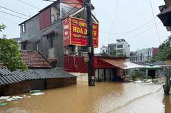 Ngập sâu nhiều điểm ở Lạng Sơn, hàng chục hộ dân phải di dời khẩn cấp
