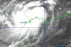 B&atilde;o số 4 c&aacute;ch đặc khu Bạch Long Vĩ khoảng 165km