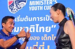 Lo không có đủ CĐV đến xem chung kết, Thái Lan mang vé đến tặng trường học và học viện
