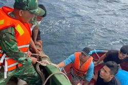 Nguyên nhân tàu chở 12 ngư dân Gia Lai chìm dần