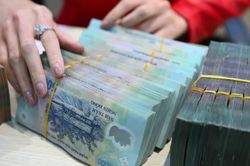 Ưu tiên nguồn lực ngân sách để cán bộ, công chức đủ sống bằng lương
