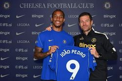 Chelsea trói Joao Pedro đến năm 2034, Barca hết cửa theo đuổi